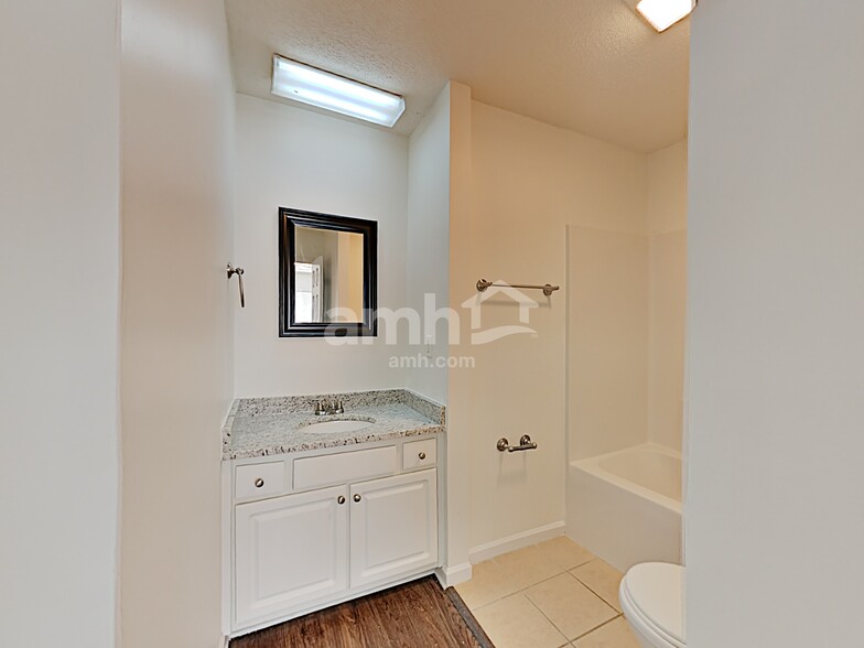 Building Photo - 106 Charlotte Ct