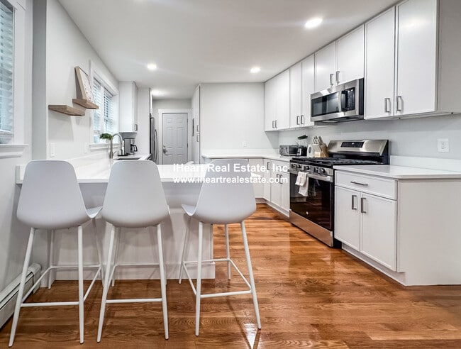 Building Photo - 65-67 Saint James Cir. Unit 2