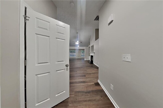 Building Photo - 1446 Dunton Green Way