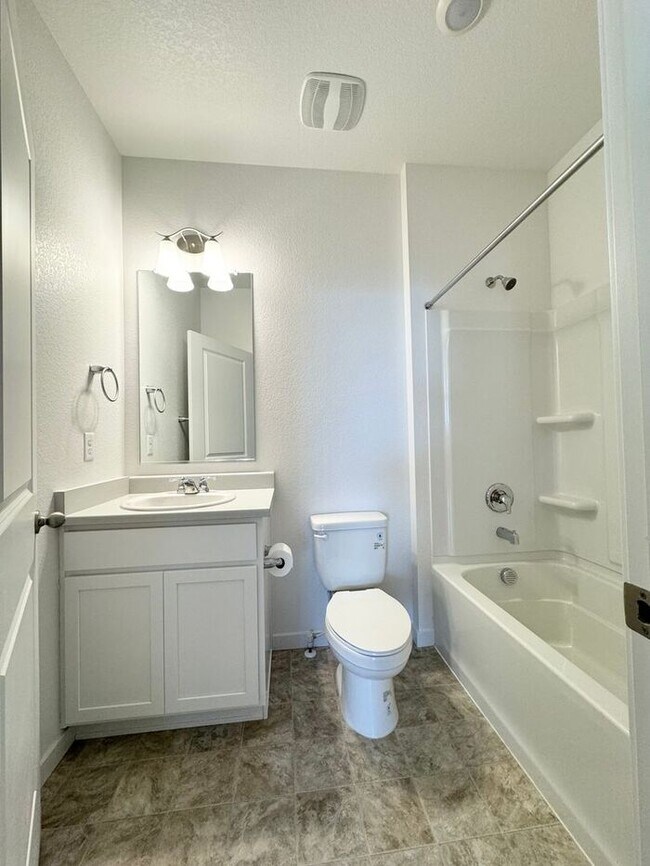 Building Photo - Built in 2024! 5 bedroom 3 Bath House in W...