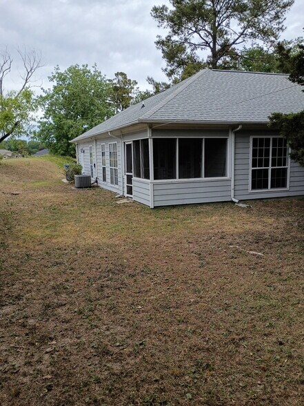 Building Photo - 1007 Handy St