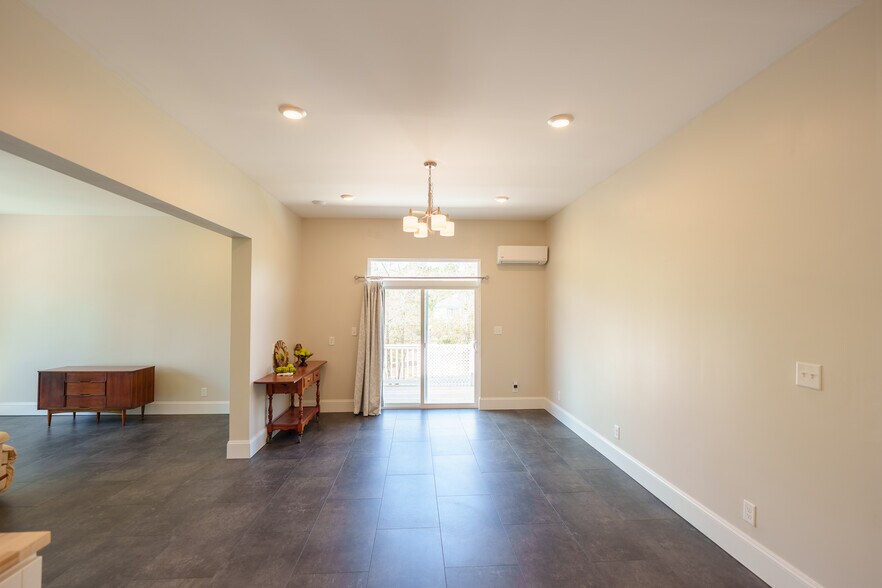 Building Photo - 60 Madison Dr