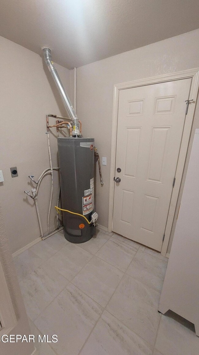 Building Photo - 675 Santa Barbara Dr