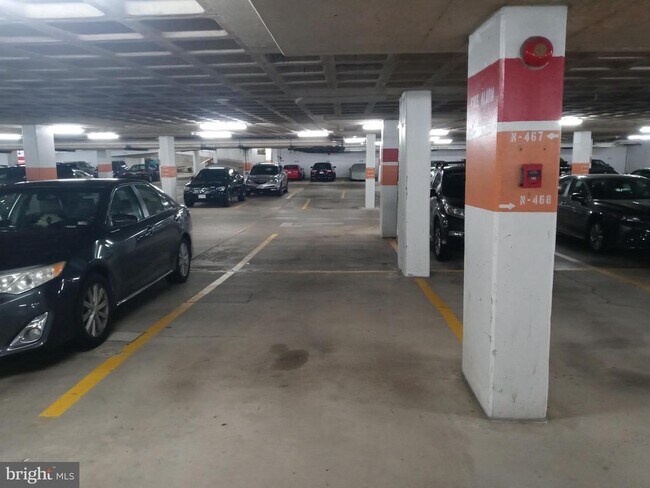 Building Photo - 3701 S George Mason Dr