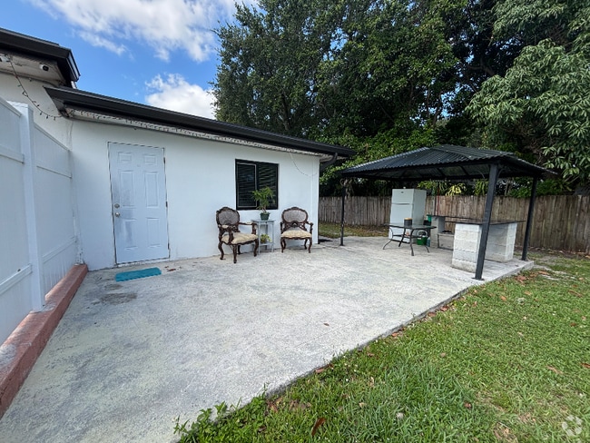 Building Photo - 17201 NW 53rd Ave
