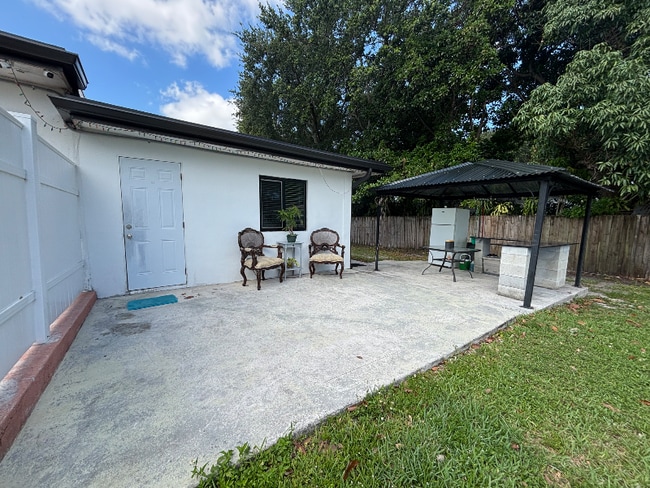 Building Photo - 1055 NW 153rd St
