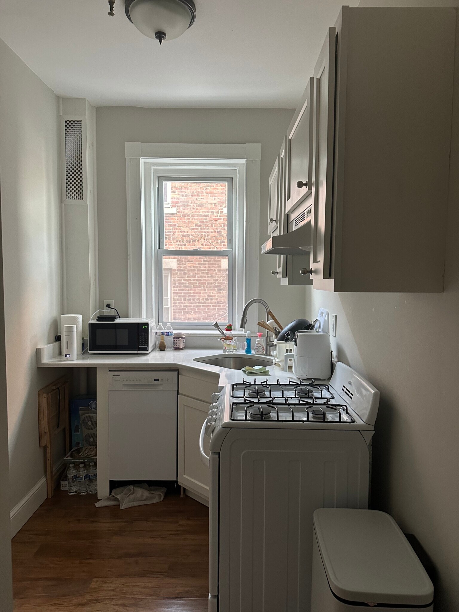 Building Photo - 1193 Commonwealth Ave