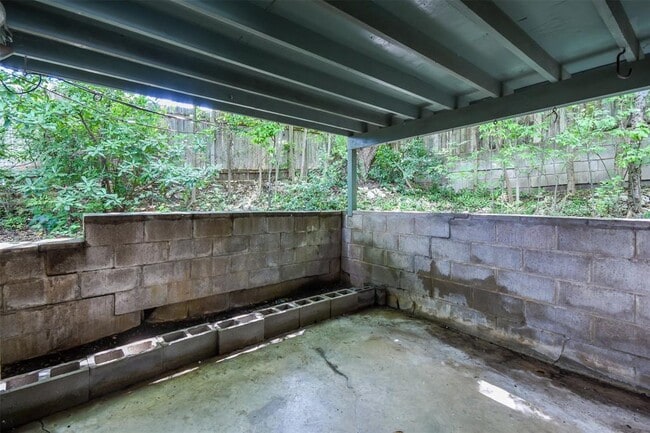 Building Photo - 1703 Emilie Ln