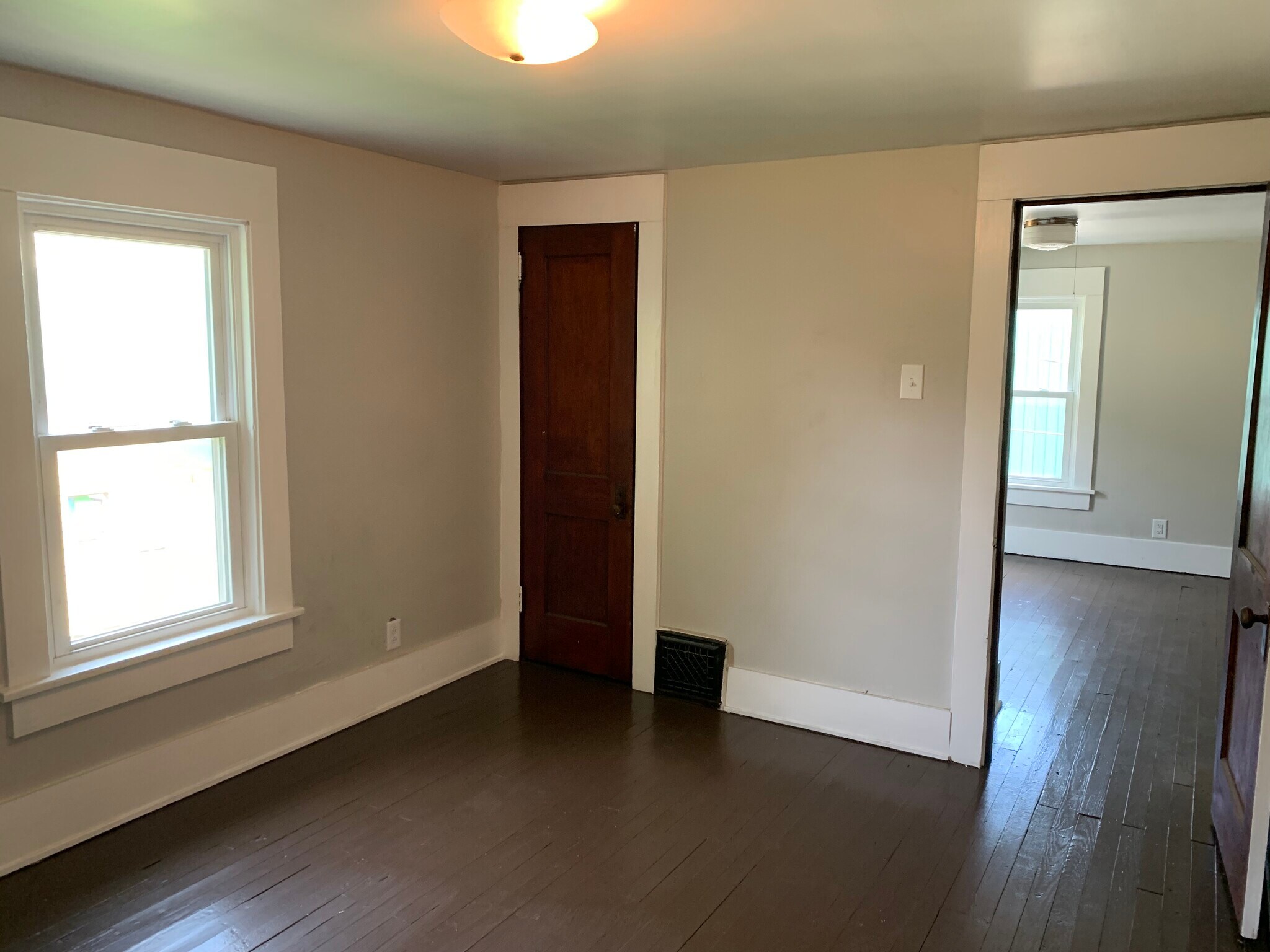 Building Photo - 1329 Auld St