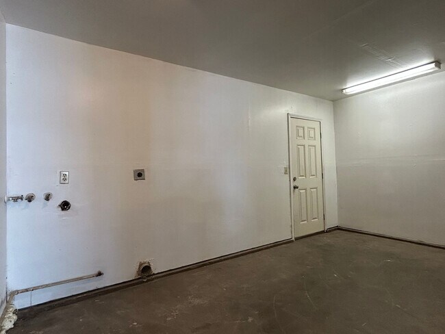 Building Photo - 2363 Vía Cedro