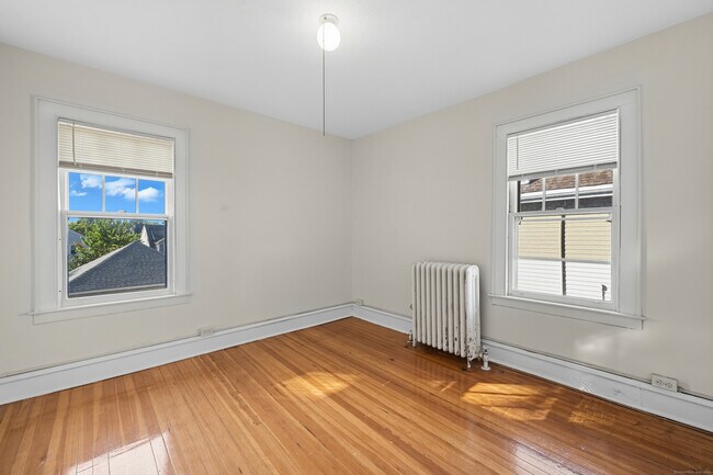 Building Photo - 91 Maplewood Ave