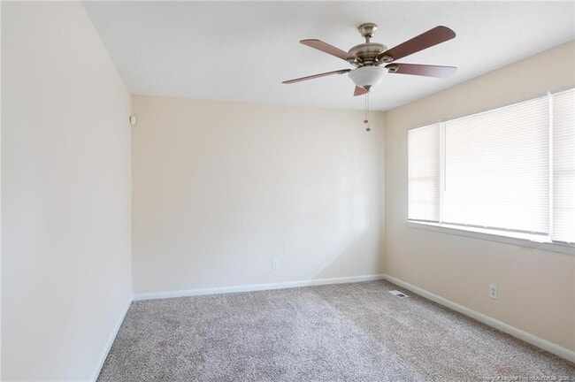 Building Photo - 923 Rancho Dr