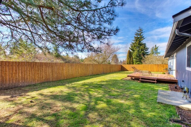 Building Photo - Cheery 3bedroom/1bath Rambler in Federal Way