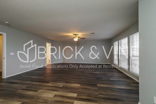 Building Photo - 17621 Cranbrook Rd