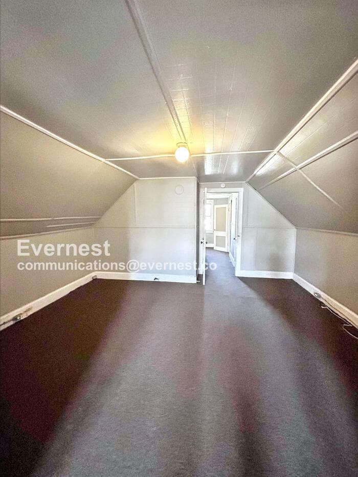 Building Photo - 3378 E 135th St