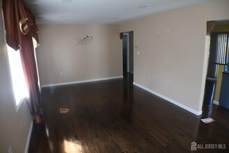 Building Photo - 39 Kathleen Pl