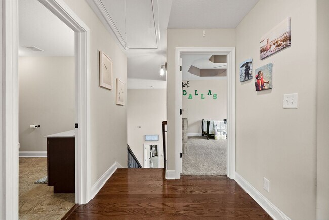 Building Photo - Pet Friendly Four Bedroom with Bonus!