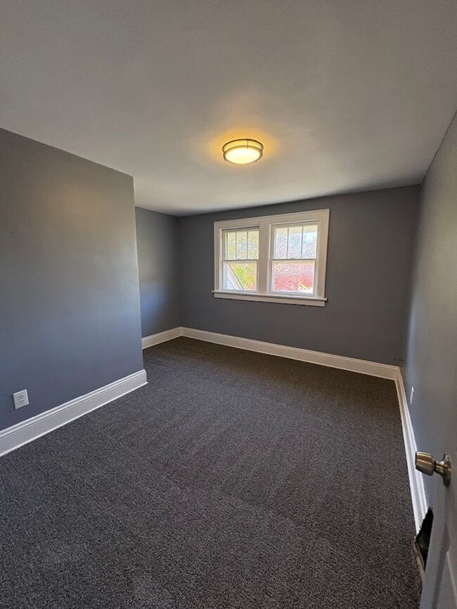 Building Photo - Four bedroom 2 full bath home for rent