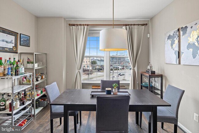 Building Photo - 1310 Jackson St