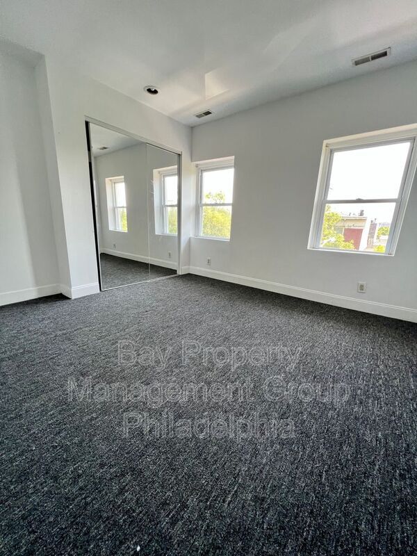 Building Photo - 412 N 32nd St