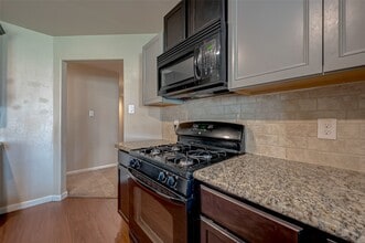 Building Photo - 12 Santa Clara Dr