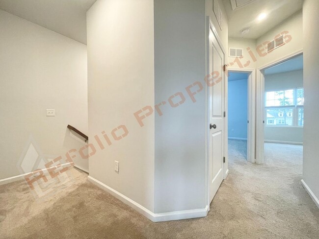 Building Photo - Charming 3 Story 4 Bedrooms with 1st Floor Guest Suite Townhome @ Smith Farm, Apex, Available Dec...