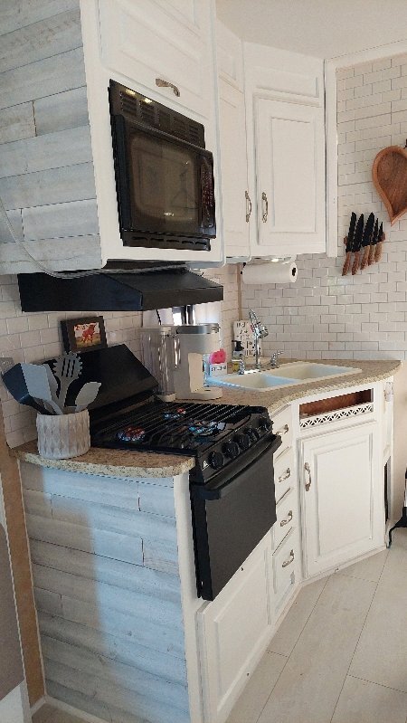 Building Photo - 9204 Old Castle Rd