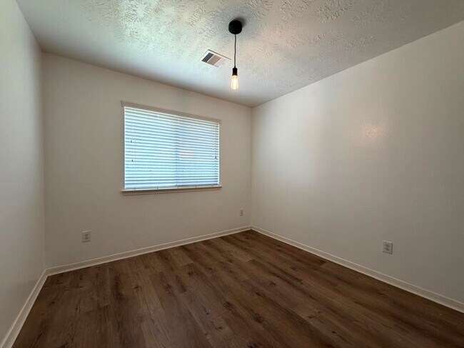 Building Photo - 24627 Cobble Canyon Ln