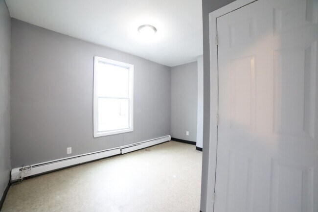 Building Photo - 223 Fairmount Ave