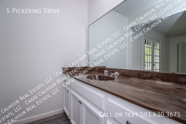 Building Photo - 5 Pickering Dr