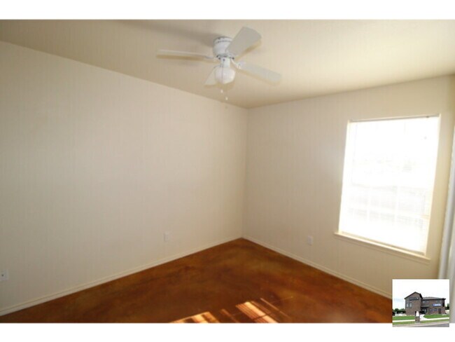 Building Photo - 2923 Starlight Dr