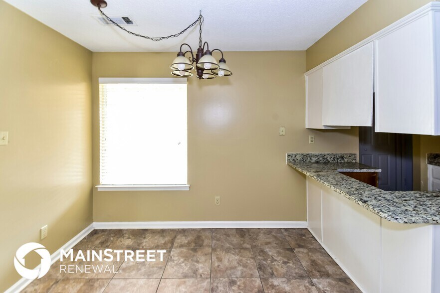 Building Photo - 1677 Ranmar Dr