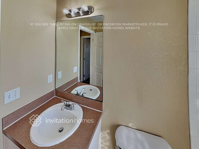 Building Photo - 599 Koala Dr