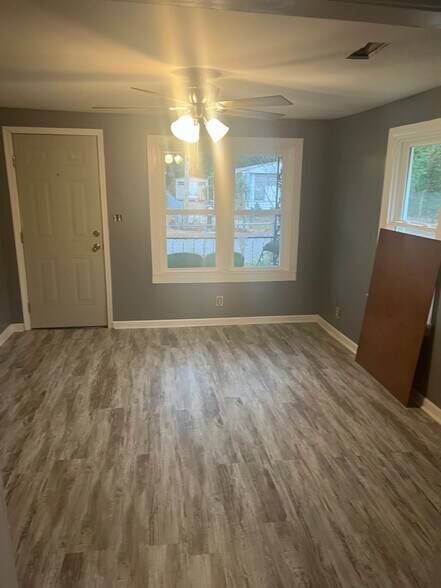 Building Photo - 115 Gates St