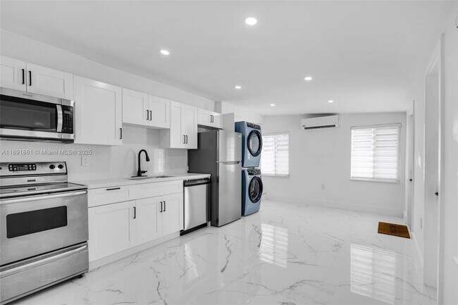 Primary Photo - 2999 SW 17th St