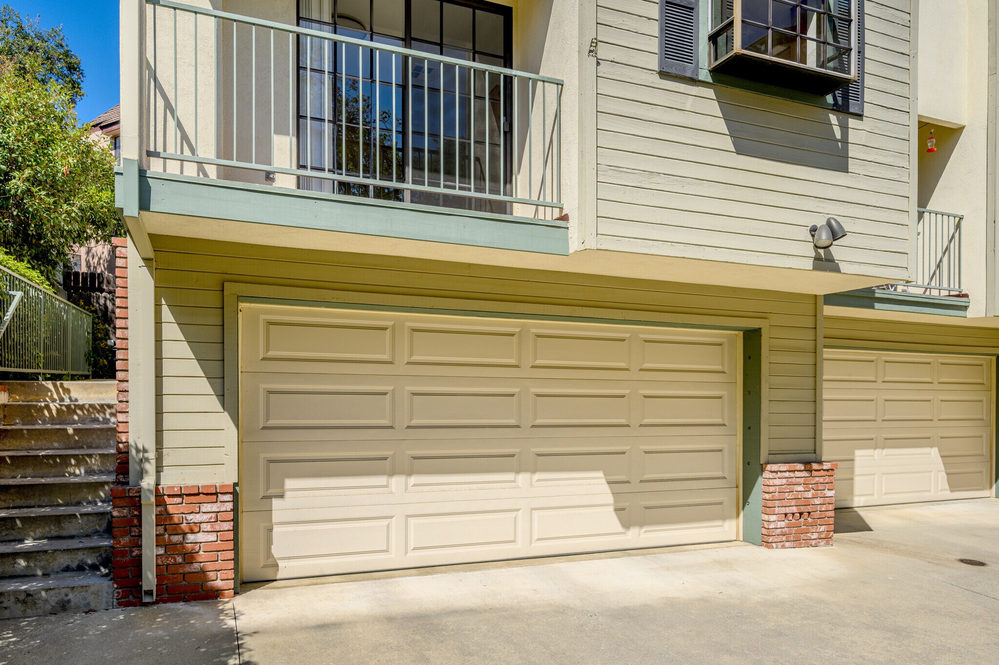 Building Photo - 2747 Hermosa Ave