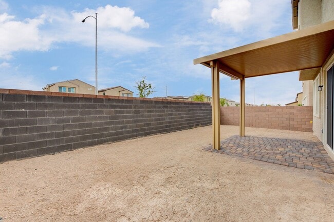 Building Photo - Stylish 3-Bedroom Home with Upgraded Kitch...