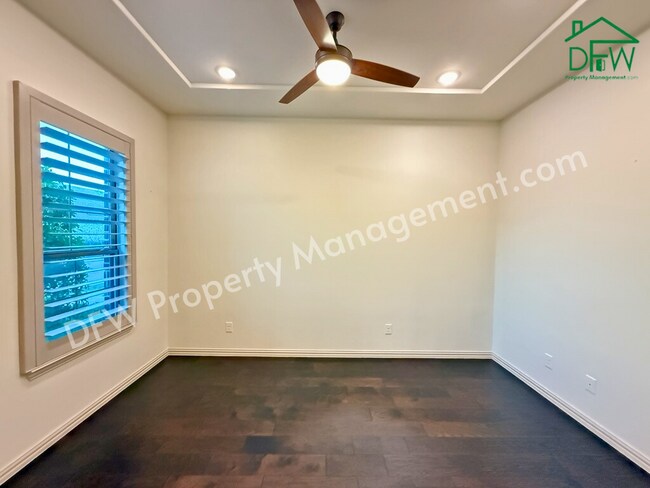 Building Photo - Spacious 3-Bedroom Townhome in Prime Arlington Location – Stylish, Modern, and Move-In Ready!