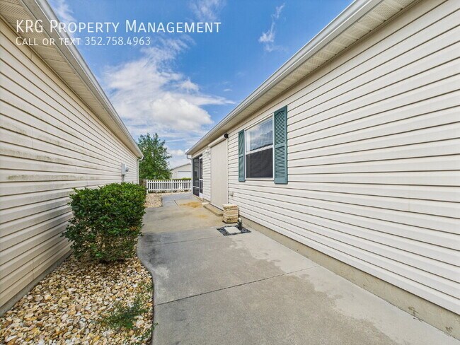 Building Photo - 480 Hildalgo Dr
