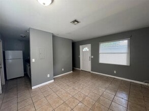 Building Photo - 1132 NW 4th Ave