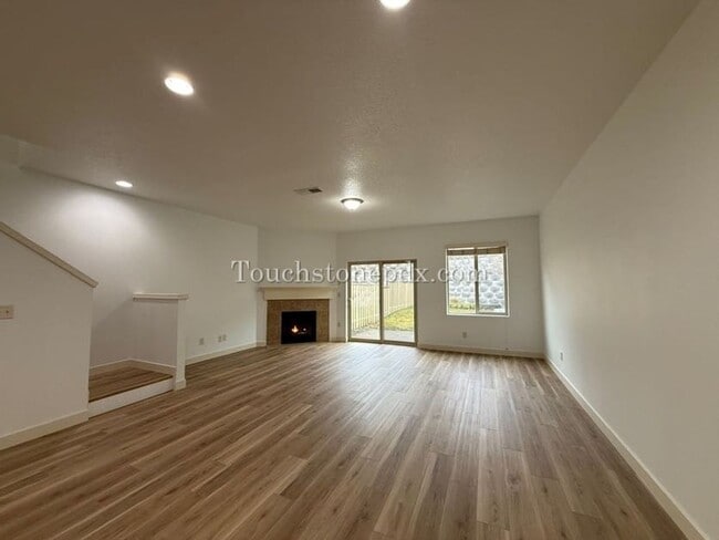 Building Photo - 16316 SE Scoria Ln