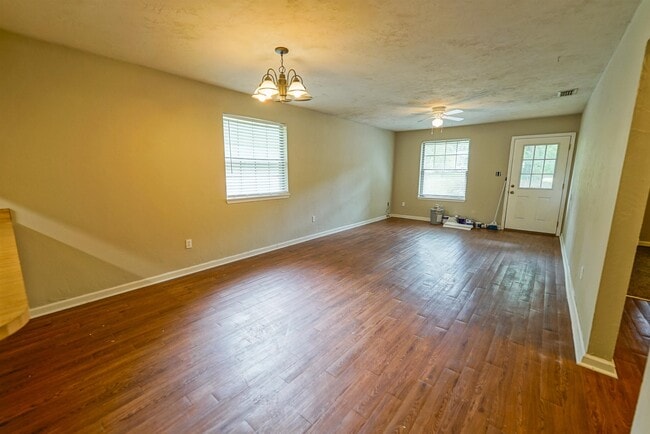 Building Photo - 2230 Mandrell Ct