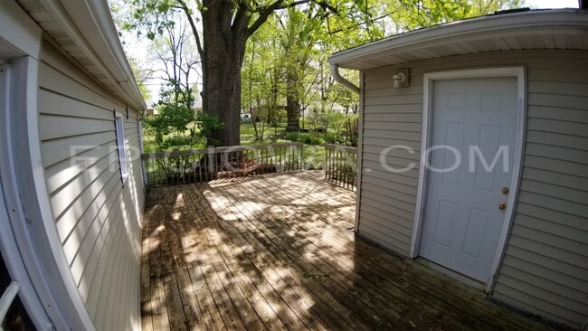 Building Photo - 3723 G Ave NE