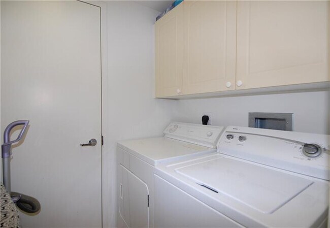 Building Photo - 3200 N Ocean Blvd