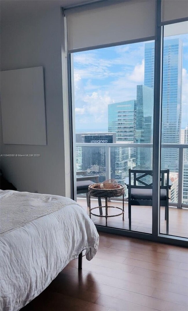 Building Photo - 1060 Brickell Ave