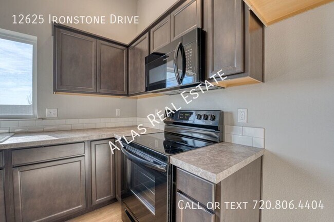 Building Photo - 4 WEEKS FREE RENT IF MOVED IN BY 4/15! Mod...
