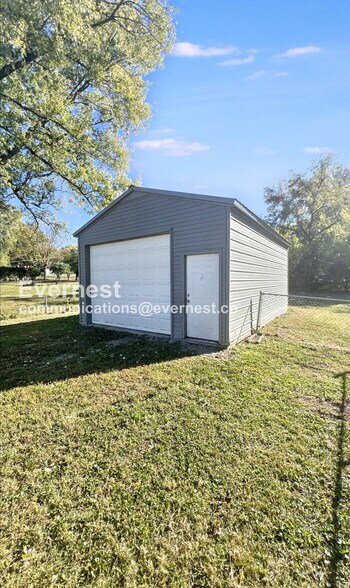 Building Photo - 11305 E 50th Terrace