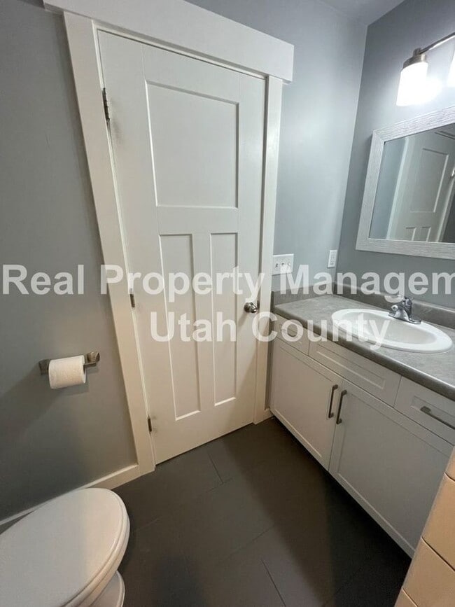 Building Photo - 310 E 300 S