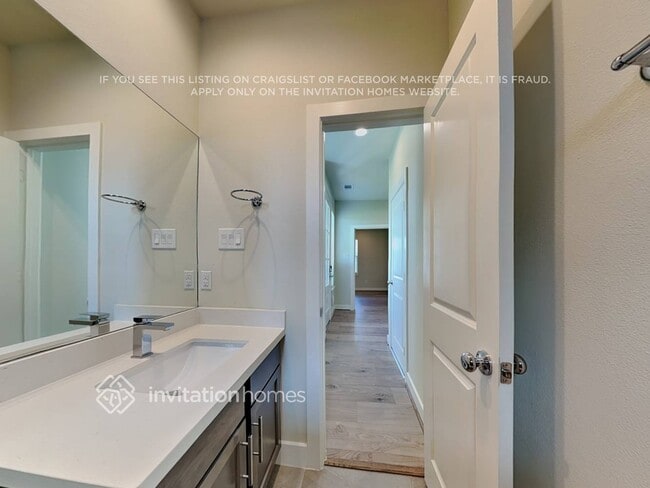 Building Photo - 716 Wilshire Brook Ln