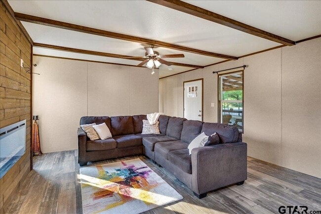 Building Photo - 409 Willow Dr